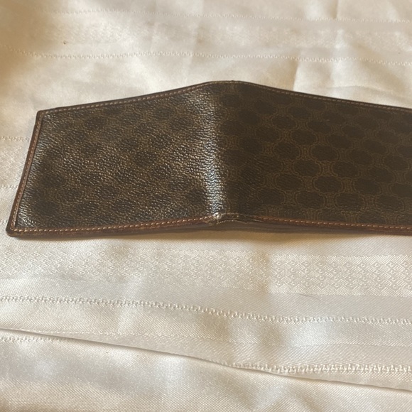 Vintage Celine Wallet color transfer scratches inside minimal rubs - Picture 14 of 14